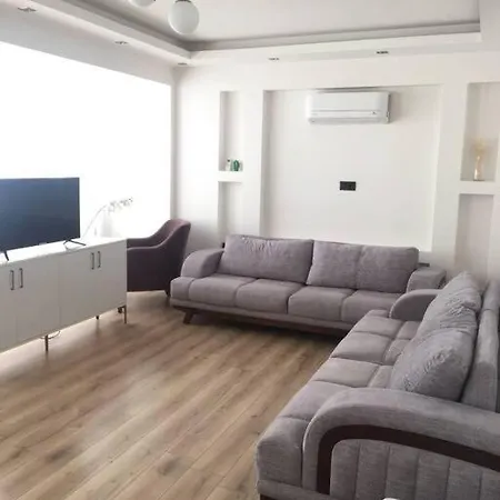 Sunny And Spacious Apartman *